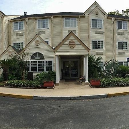 Hometown Inn & Suites Jacksonville Butler Blvd./Southpoint Exterior photo
